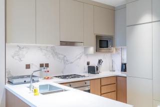 StayShort - Exceptional 2BR with Burj Khalifa Views in Downtown - 1