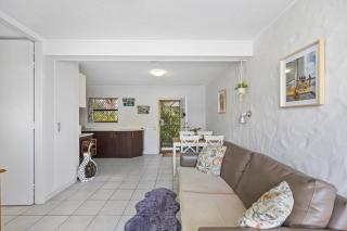 Great Location 1-Bed with Pool by Mooloolaba Beach - 4
