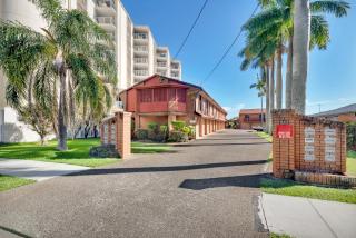 Tranquil 2-Bed Townhouse Close to Redcliffe Beach - 9