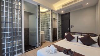 Warm Pillow Hotel Bangkok - 3