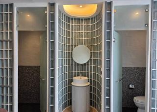 Warm Pillow Hotel Bangkok - 1