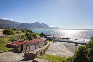 Oceanfront Duplex Apartments, Hermanus Waterfront - 9