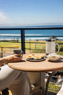 Oceanfront Duplex Apartments, Hermanus Waterfront - 8