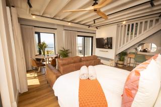 Oceanfront Duplex Apartments, Hermanus Waterfront - 2