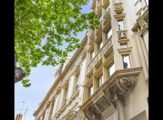 1-Bed Stay in Melbourne s Heart - 7