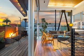 Hip Venice 5BR 4BA Home w Rooftop and Steps to the Beach - 1