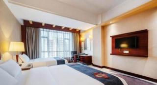 CP Peninsula Hotel - 4