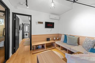 New Farm Apartment with Private Balcony & BBQ - 5