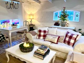 Cosy, romantic, private cottage, close to all & pet friendly - 4