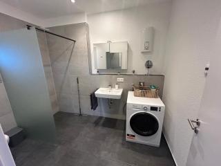 LivingLike-4P-central-modern-private-parking - 6