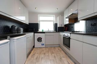 Luxury Living, Central Spot - 8