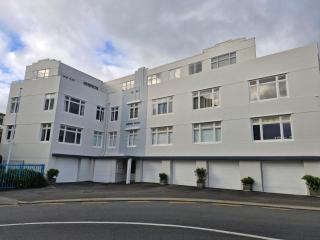 Best room near the stadium, train station, & parliament precinct - 8