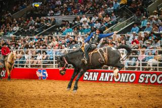 Holiday Inn Express Hotel & Suites San Antonio - Rivercenter Area by IHG - 8