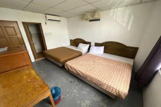 Hotel No 1 Lodge - 9