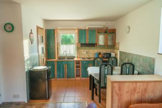 Uroczy domek nad jeziorem - 4