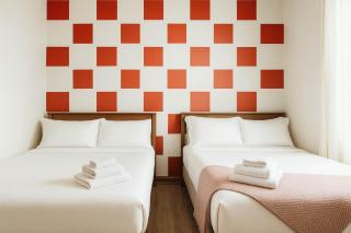 1 Free Parking Sleeps 10 - 7