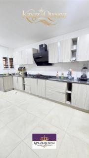 Kingz & Queenz Apartments - 6