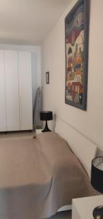 Luxury one bedroom Apartment with Castle view - 5