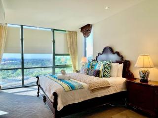 Triptych - Spacious 9pax, Crown, CBD, WiFi, Carpark - 1