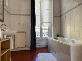 Le Clos de Posquières, Maison vigneronne, Piscine. - 3