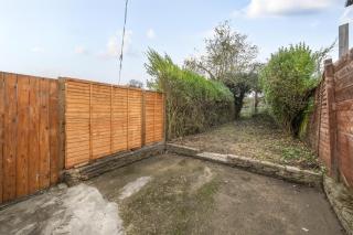 Modern Bletchley home with stylish decor - 8