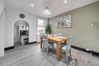 Modern Bletchley home with stylish decor - 4