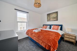 Modern Bletchley home with stylish decor - 6