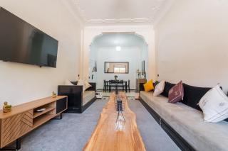 Charming Flat with AC Fast Wifi Secure Residence - 5