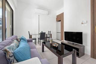 Downtown 1 Bedroom City Apartment - 6