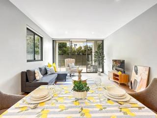 Chatswood Gem Steps to Metro, Mall & Park - 3