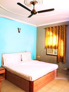 Hotel Queen Palace Guest House - 7