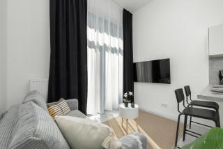 Nowoczesne Apartamenty Typu Studio z Parkingiem by Noclegi Renters - 1