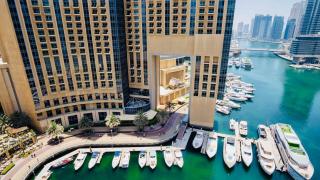 Luxury Marina Views Near Mall & Beach, with Gym, Swimming Pool & Car Park - 9