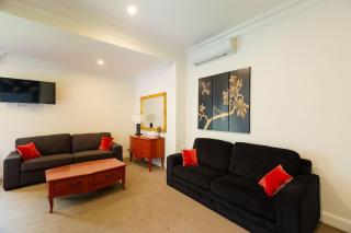 Chateau Yaldara House - 5