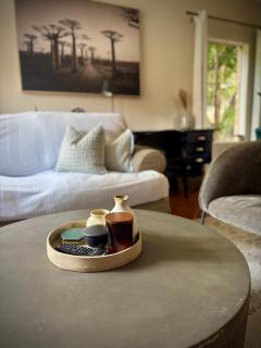 Spacious 2-bed, 2-bath villa with garden and parking - 8