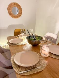 Sunny Double Room in 4BR Villa with AC, Sea View Balcony, Workspace - 1