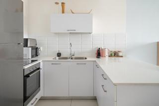 Stylish 1-Bed Flat at Jtower - 6