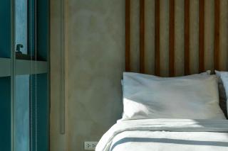 Big Screen TV Panoramic City View - Modern 2 BR High Floor One Uptown Ultra Fast Wi-Fi Washer Dryer - 6