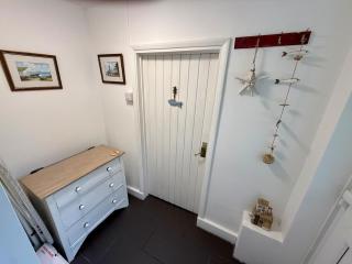 Charming Cottage with Garden in Historic Old Town - 2