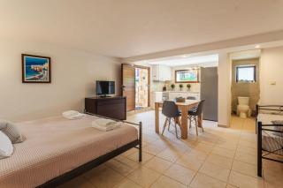 Mani's Aura Seaside-Enchanting Stone Gem - 2