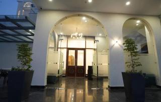 Su Casa Banquets and Hotel - 8