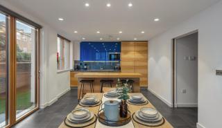 Modern 4-bd Fulham House by West Brompton Station - 9