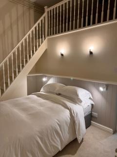 Unique garden flat in converted chapel - Hungerford - 3