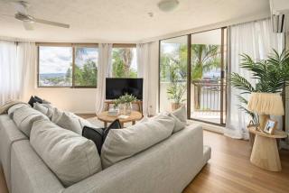 Palms on Gold - Sun, Swims & Riverside Views - 4