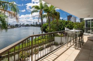 Palms on Gold - Sun, Swims & Riverside Views - 3