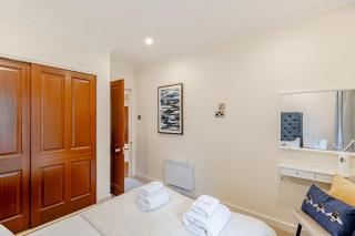 Spacious Gleneagles Apartment - 3