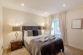 Spacious Gleneagles Apartment - 8