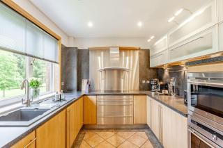 Spacious Gleneagles Apartment - 5