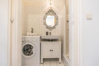 Stylish 1BR Apartment in Vienna, City Center - 5