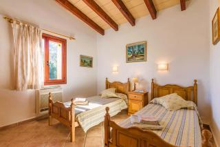 Eu Clos by Vintage Travel - 1